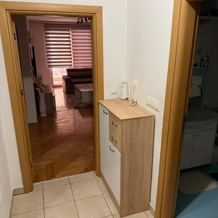 Apartman Family Apartment, Minimum 2 Nights, Quiet, Airport