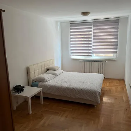 Apartman Family Apartment, Minimum 2 Nights, Quiet, Airport *
