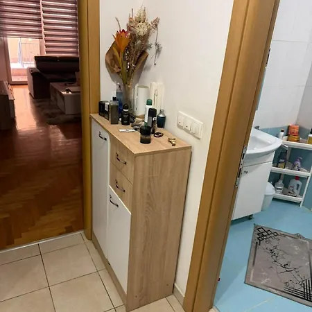 Family Apartment, Minimum 2 Nights, Quiet, Airport *